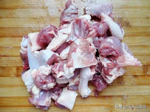 啤酒鸭那么好吃，你知道怎么做吗？厨师长教你做法和过程。