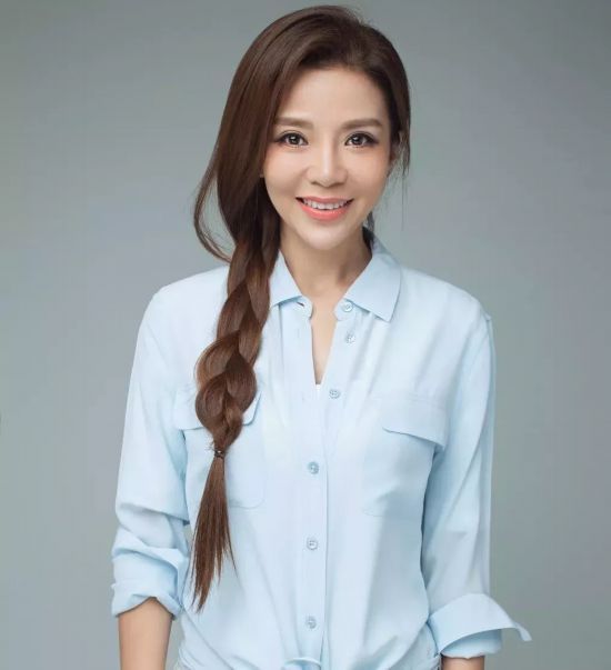 央視10大美女主持人，個(gè)個(gè)才貌雙全，董卿知性，海霞端莊