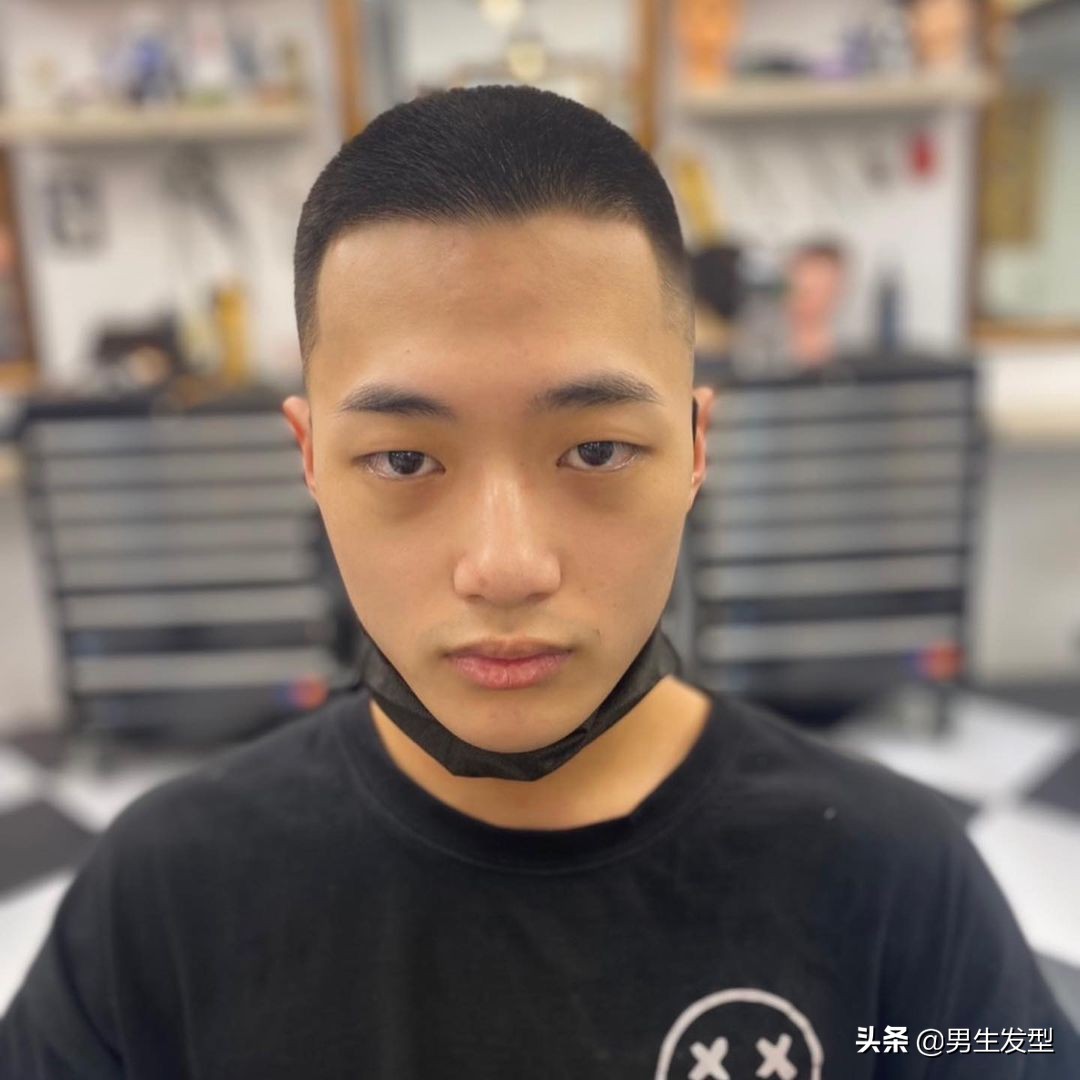 男生9款精选帅气发型，不管什么脸型，都很潮流显精神