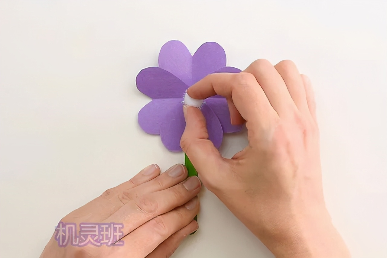 儿童简单春天手工：心形拼贴画花朵(步骤图解)