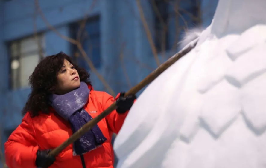 郑州大学“最美”女院长：省政协常委，雕塑作品坐落于全国各地！