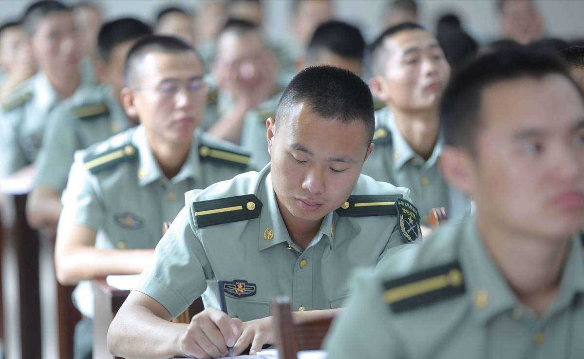现在当兵考军校容易吗？一个连能有多少人考上军校？建议了解