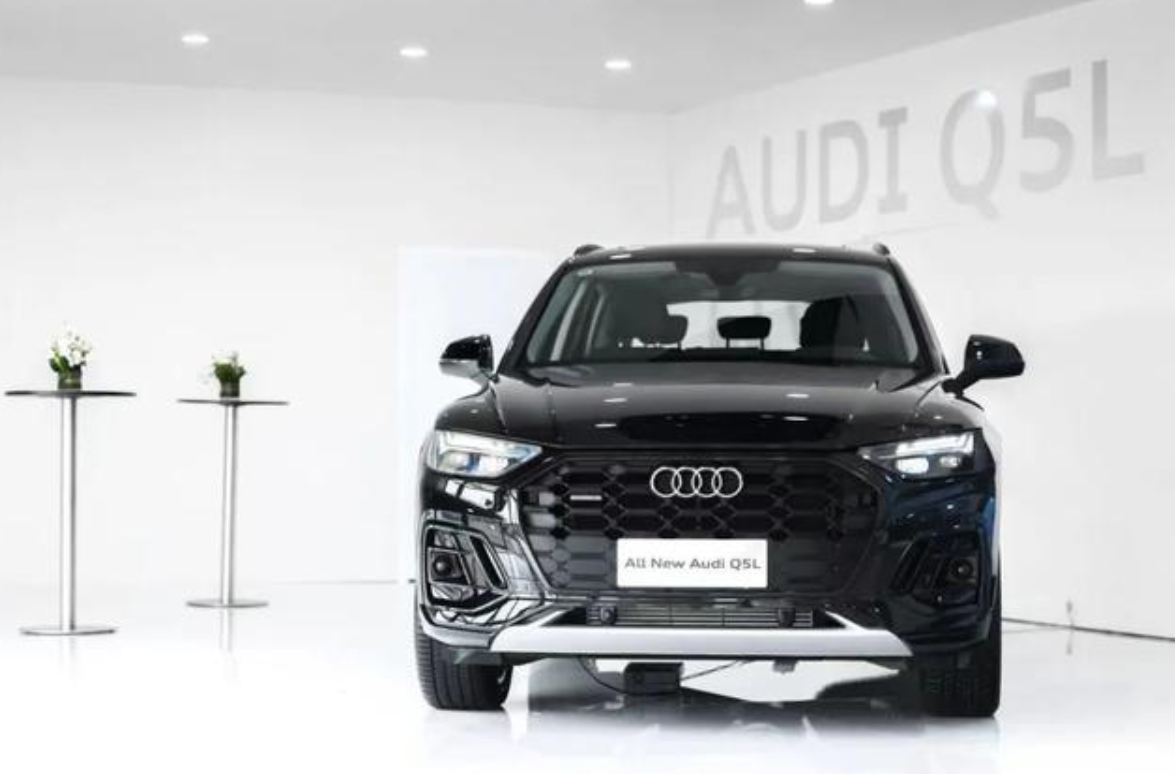 新款奥迪Q5L正式上市，售价39.68万起，曾经的辉煌如今更为贬值