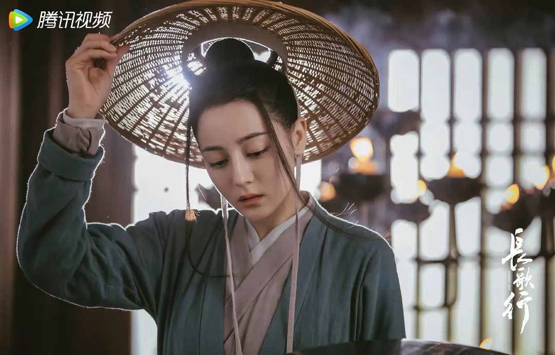 29岁迪丽热巴获金天使奖,对李长歌的诠释到位,粉丝:演员迪yyds