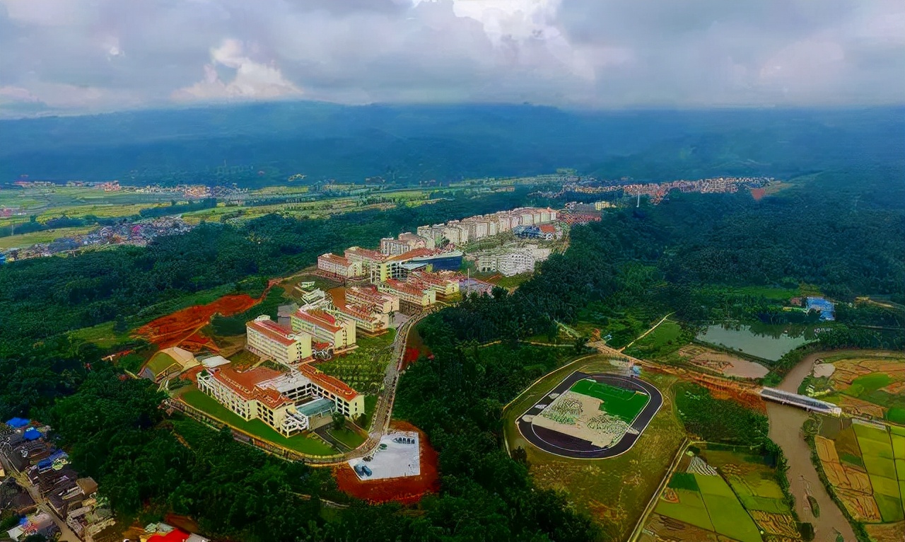 丽江师专和德宏师专，谁将成为云南省下一所师范类本科院校呢？