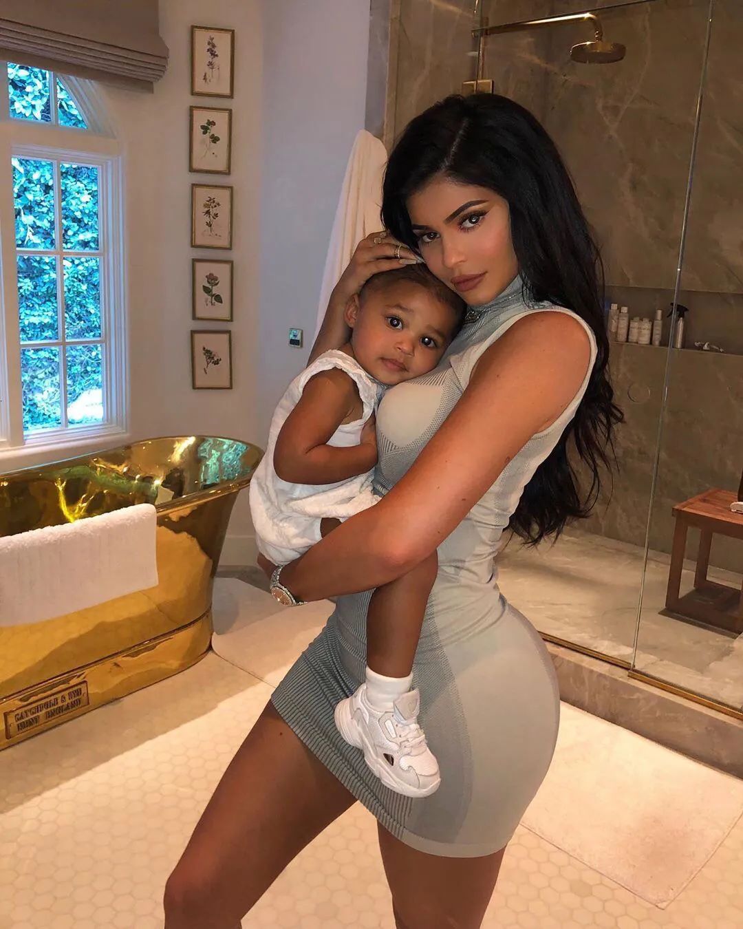 24岁的美国名媛Kylie Jenner 凯莉·詹娜成Instagram第一女网红