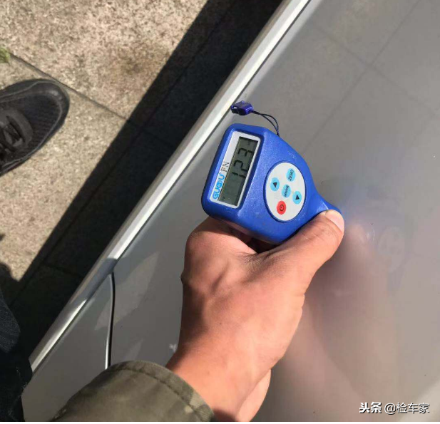 4年贬值40万的奔驰SLK 收入到多少你会买这款车？