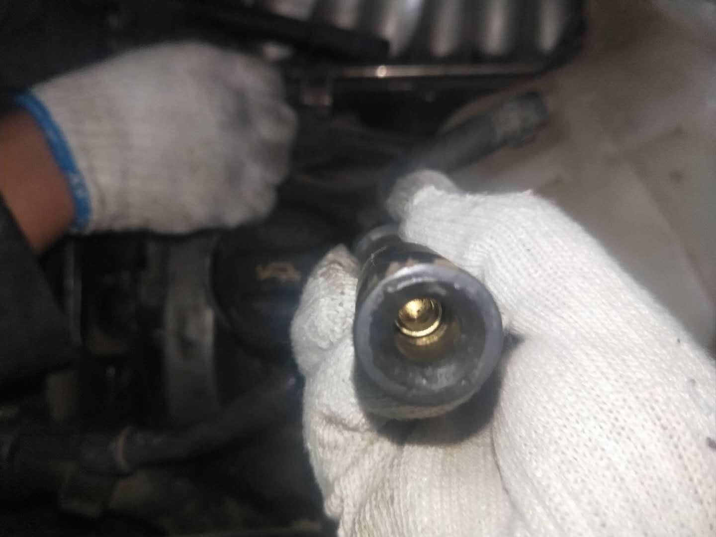 奥迪2.8V6发动机故障一大堆，最吓人的是差点把发动机甩出去