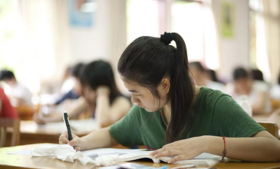 为啥英语四六级，考425分才算过关？考了425分学生算啥水平？