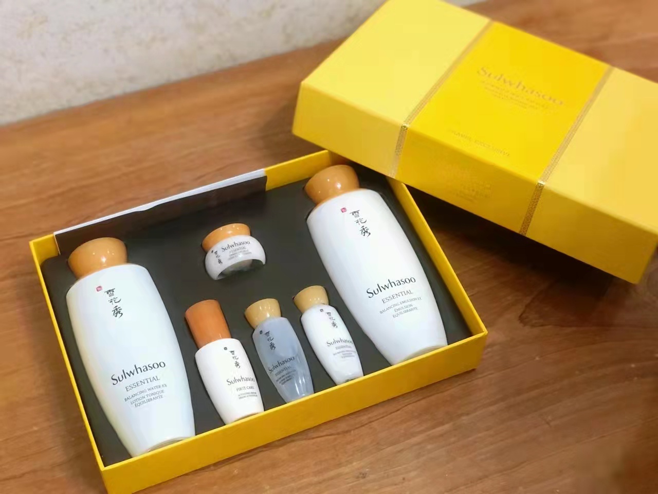 四大抗老水乳分析：CPB高端，资生堂美白+紧致，你用过哪个？