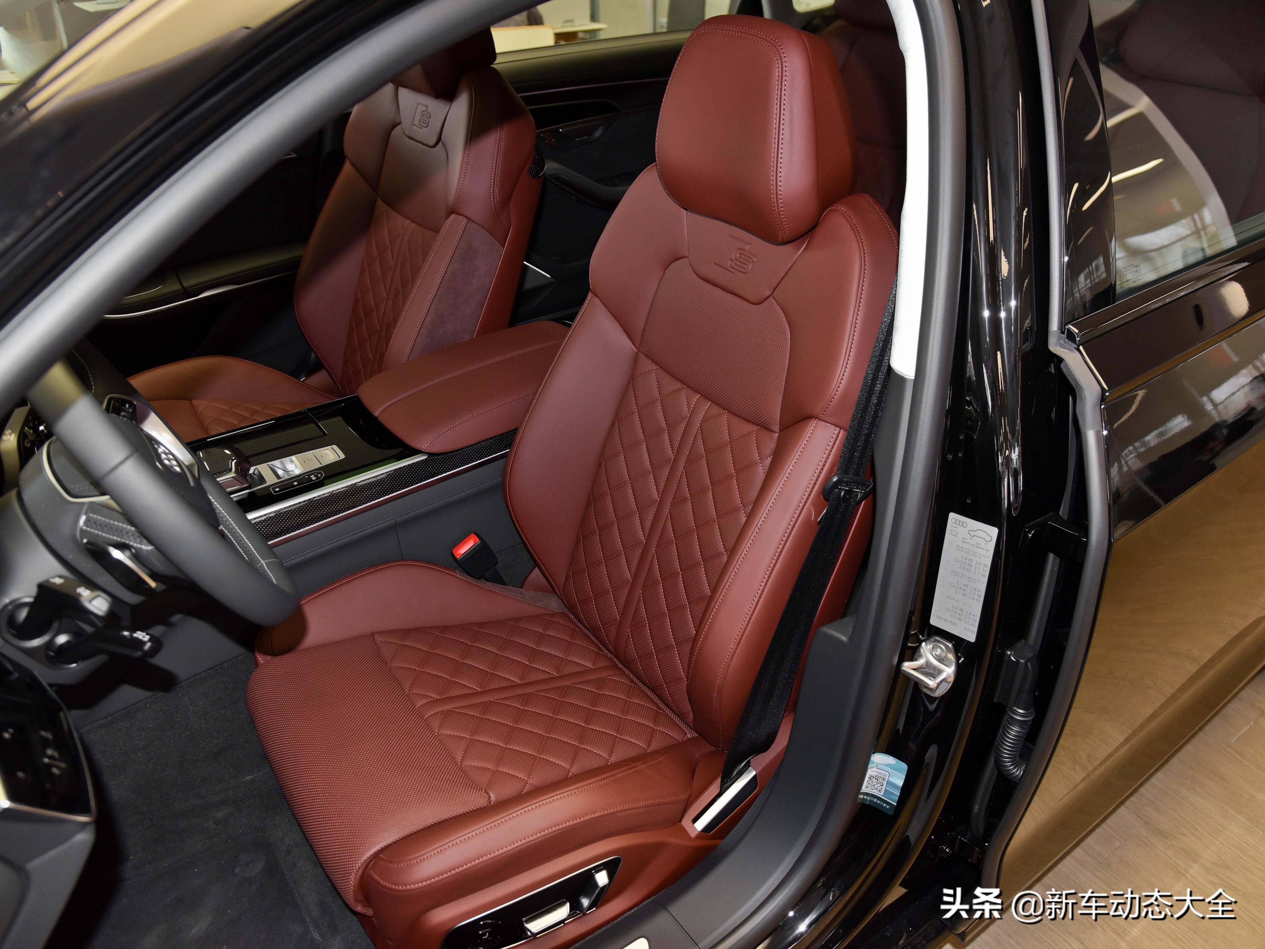 德系原装进口，顶级V8四驱豪华旗舰车，5米3加长车身，实拍奥迪S8