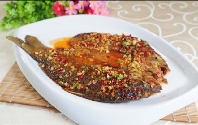 湖北当地风味之《阳干鲫鱼》腌制方法与制作方法.