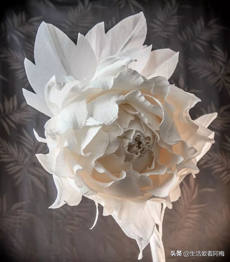 用纸藤DIY了一束玫瑰花送自己，永不凋谢的皱纹纸手工花，附教程