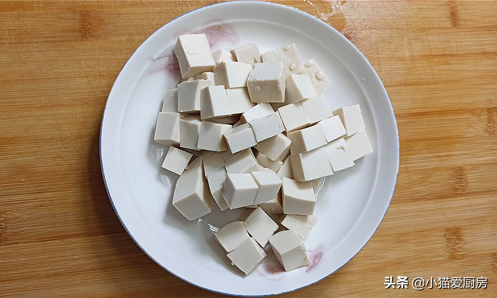 东北溜豆腐的做法大全（10分钟教你做出东北溜豆腐）