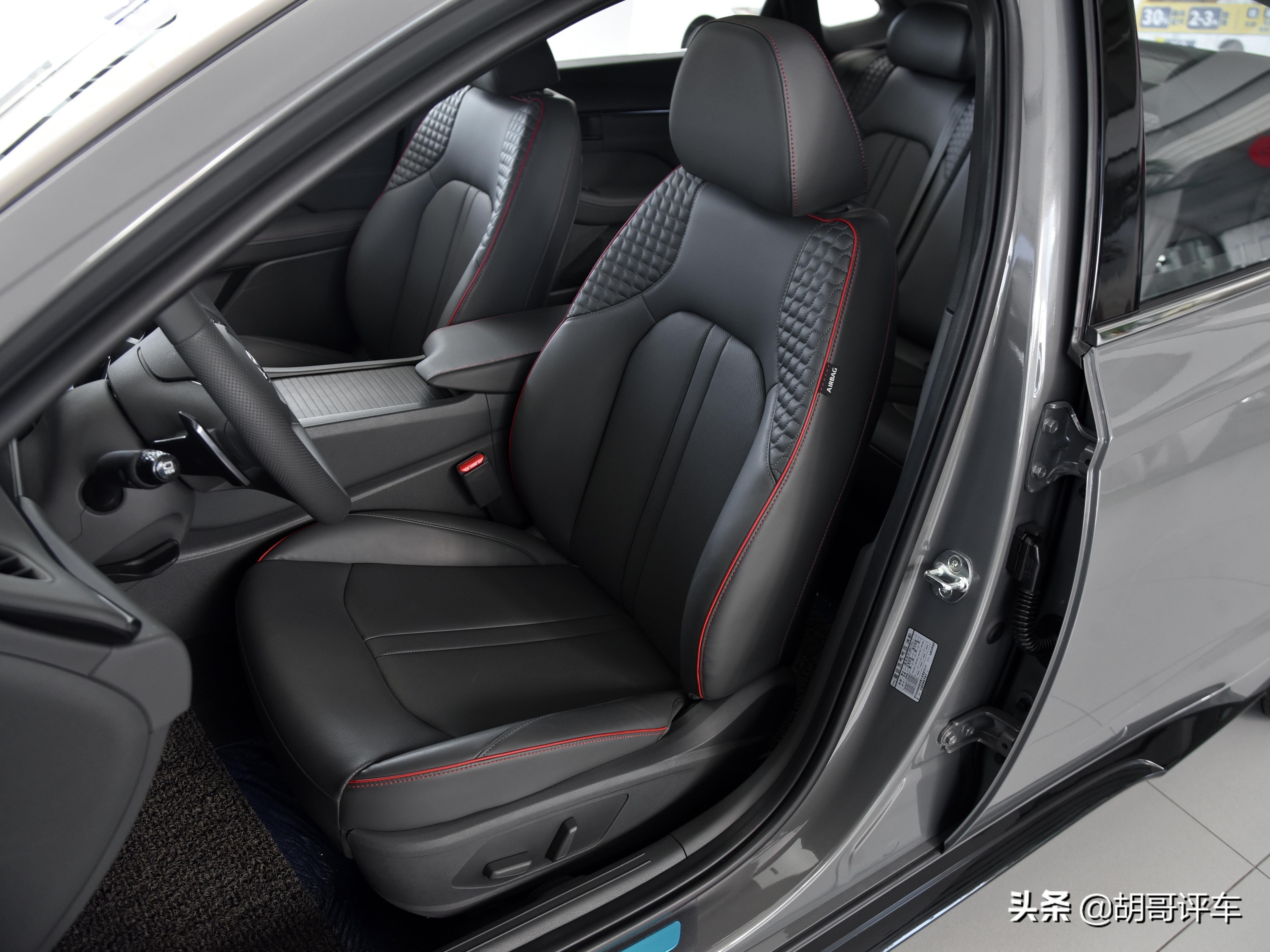 2.0T+8AT，外观怪异的合资中型车，带你看现代索纳塔