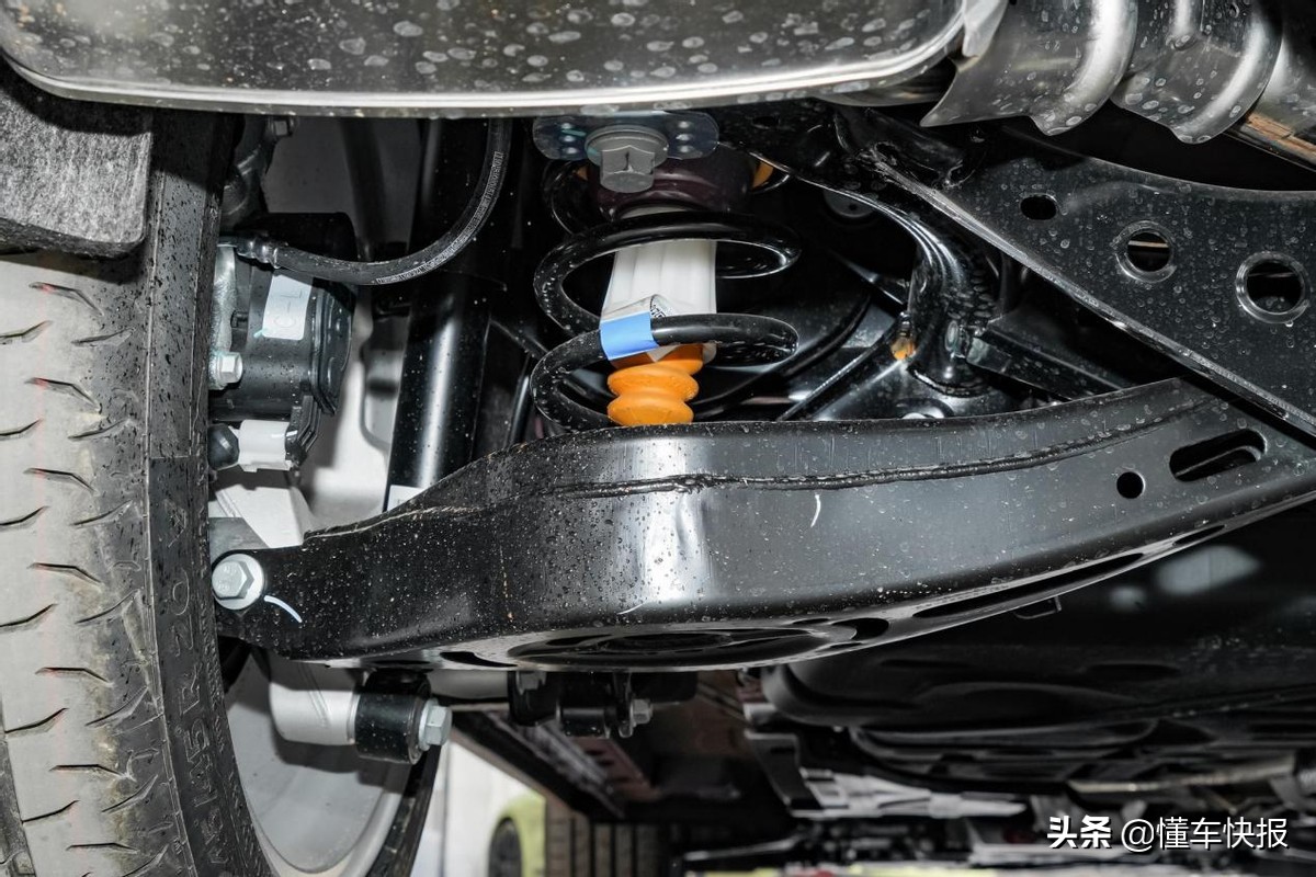 合资+6座+2.0T+中大型SUV，一文带你了解福特领裕