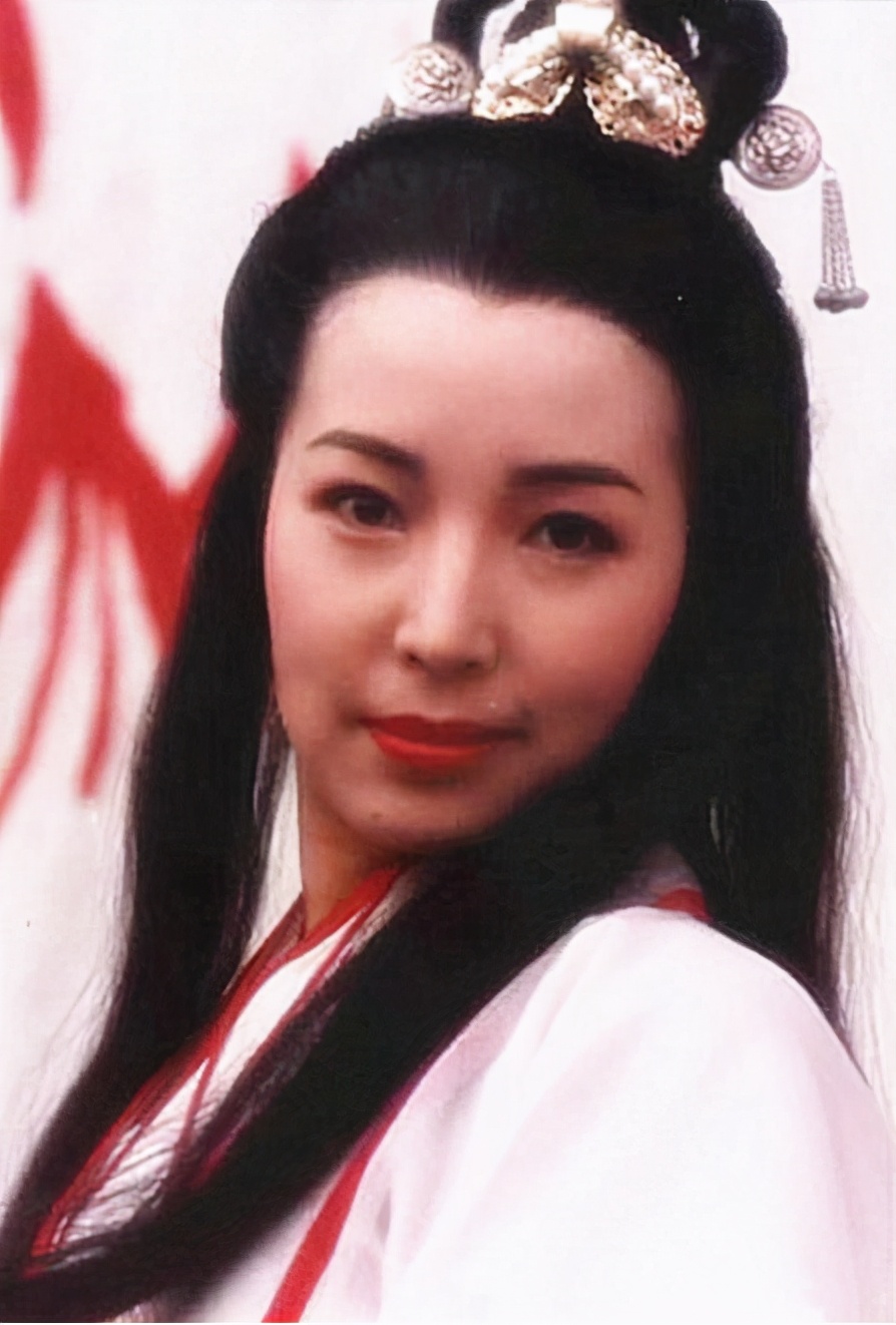 香港女打星靠苗翠花走红，曾批章子怡不配打星，现成国家一级教练