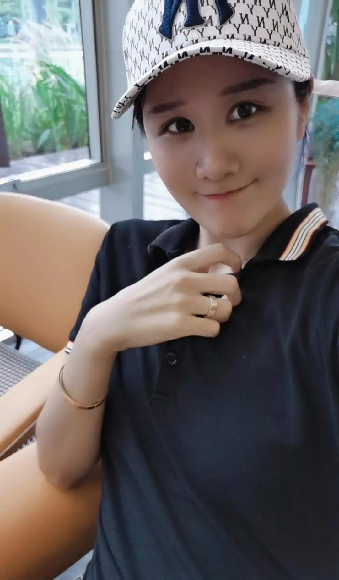 杜锋老婆(杜锋妻子马晨菲发文为自己庆生,却只字未提杜锋)