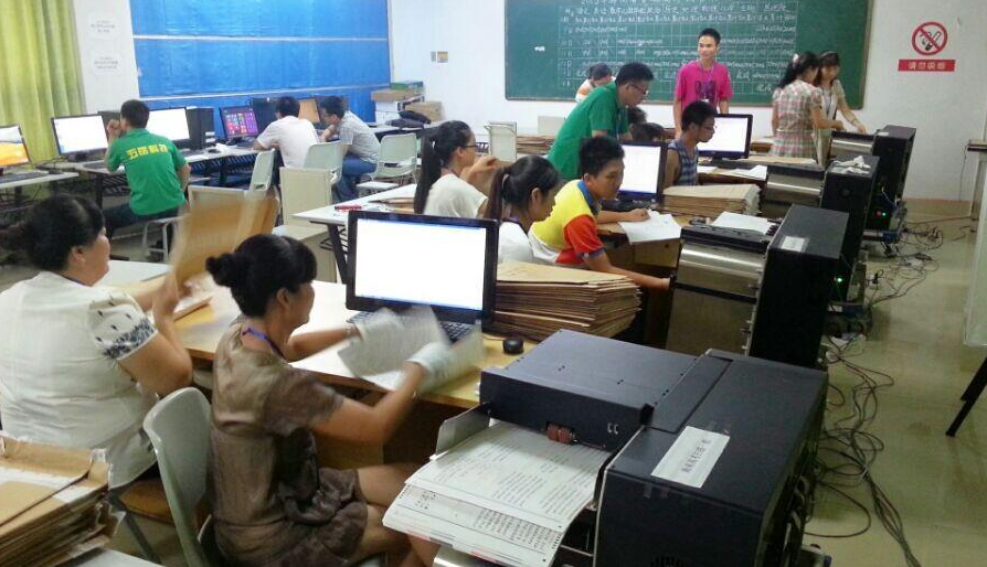 高考试卷如何命题？出题者集体被“监控”，一个多月的生活很煎熬