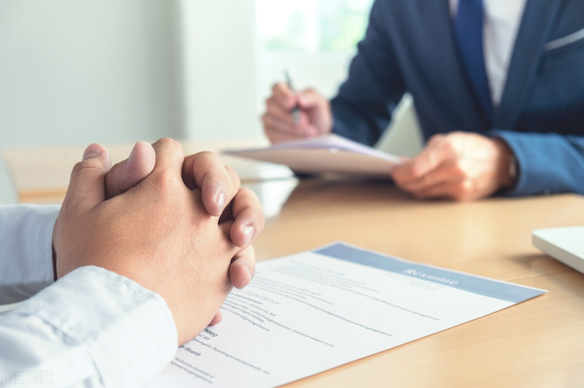 看完老会计王姐的求职简历，终于明白人家为啥一来就是财务经理