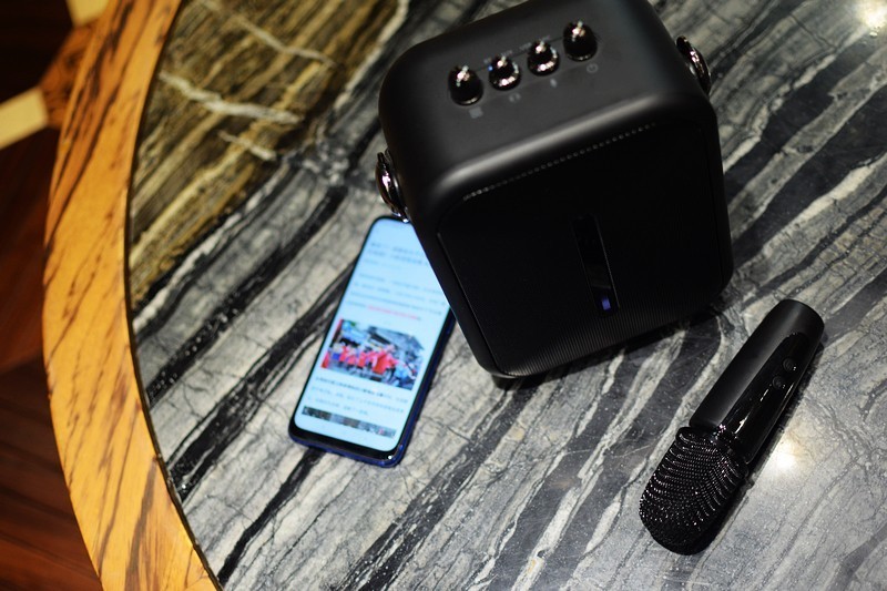 嗨起来 艾特铭客M18 K歌蓝牙音箱+无线K歌麦克风