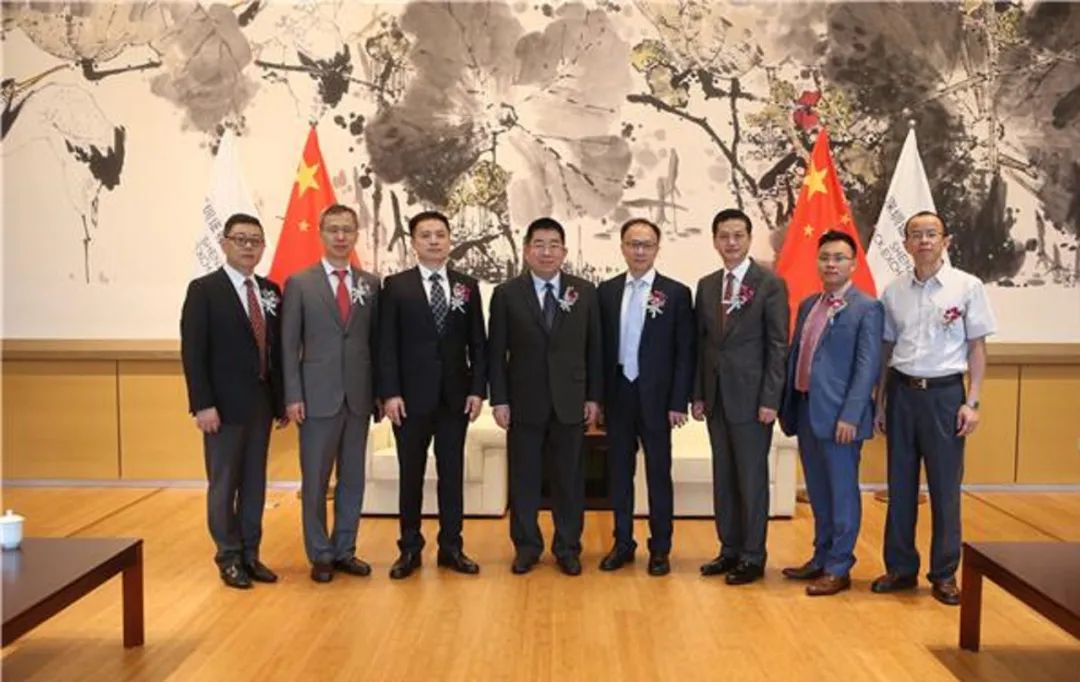 福建七位70后大叔白手起家逆袭，一位执掌万亿商业帝国身价2千亿