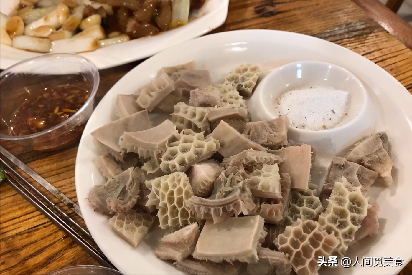 临沂排名第一的小吃店，店里只卖一道菜，山东人驱车2小时赶来吃