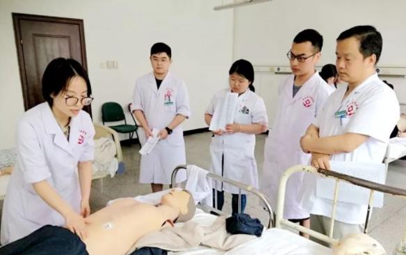 医学专业就业前景排名爆冷，临床医学仅排第四，影像学成黑马专业