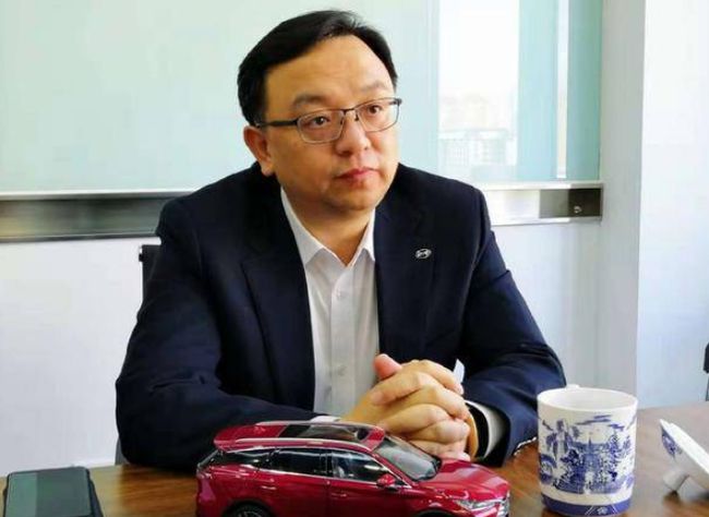 13岁丧父15岁丧母，造车被所有人反对，他凭什么能身价900亿？
