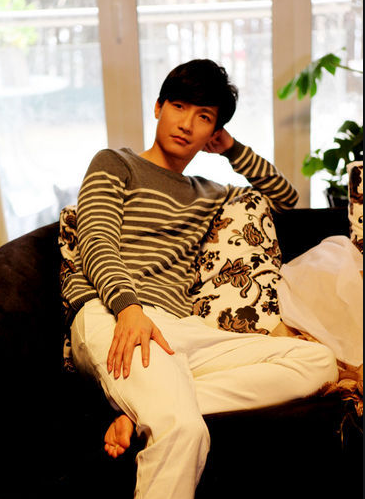 超女何洁的劲爆情史，和释小龙分手后高调嫁人，与前夫互爆黑料