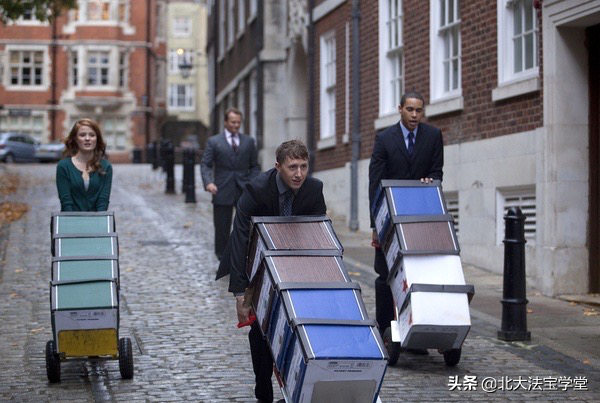 英国出庭律师事务所：规模虽小但历史悠久，实力不容小觑