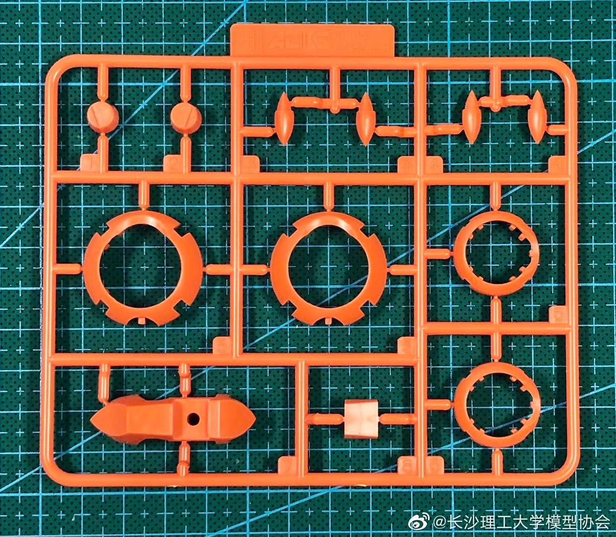 巴斯塔(模玩测评：青岛社 1/1000 钢巴斯塔（缩退炉版） 测评)