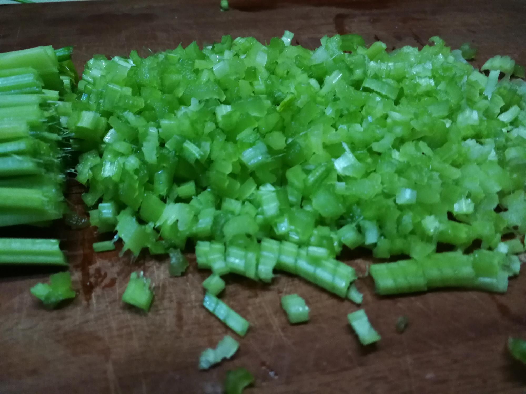 芹菜馅饺子没有芹菜味？牢记3个诀窍，不仅芹菜味浓，还鲜嫩好吃