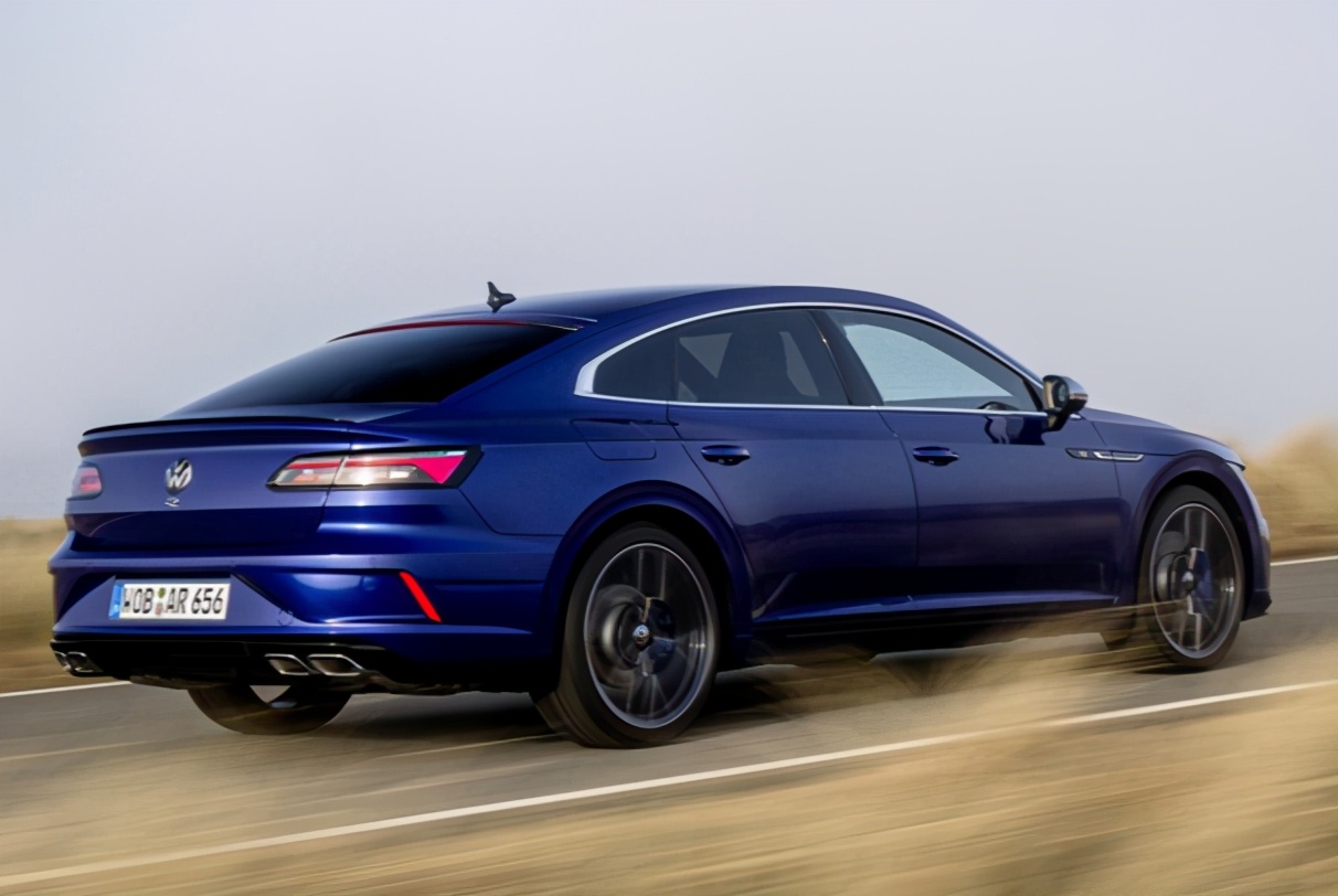 大众CC运动版曝光！2.0T高功率引擎加速6.8秒，预售价比3系接地气