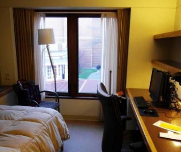 大学宿舍争相比拼，清北与哈佛剑桥寝室对比，差距不是一星半点