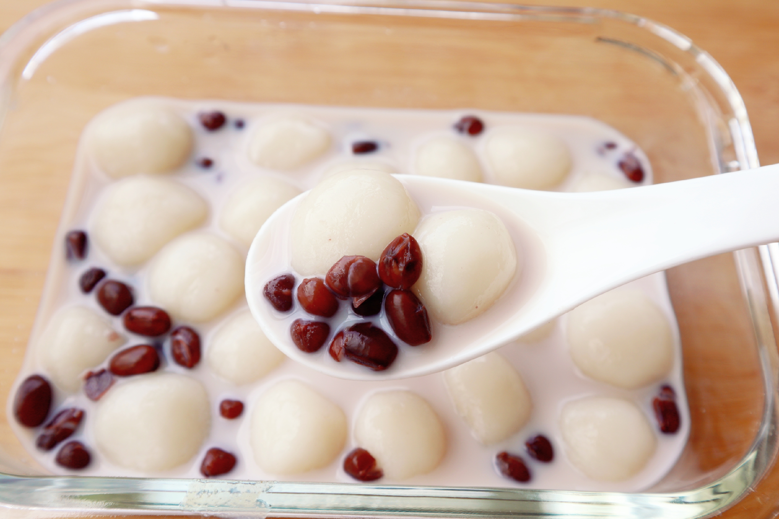 自制夏日甜品牛奶冰汤圆,做法简单软糯弹牙有嚼劲,比奶茶更美味