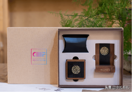 商务拜访礼品的选择（商务送礼的最佳礼品）