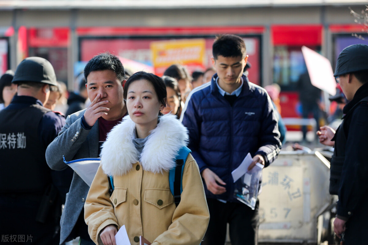 成人自考学历可以考公务员吗？可以考！最好有本科学历