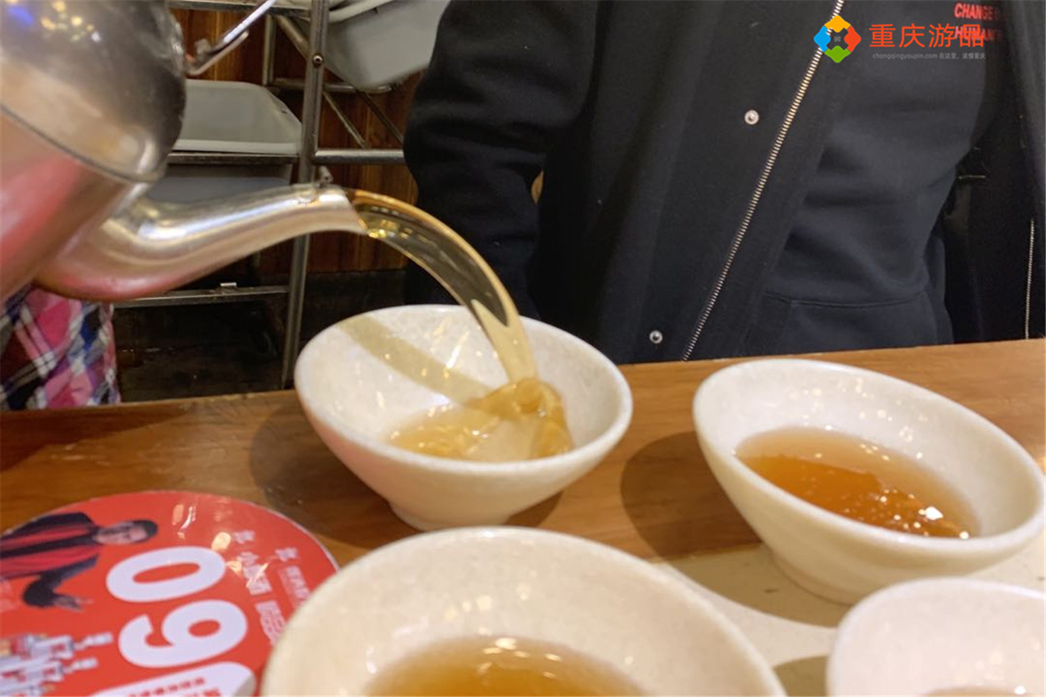 重庆老灶火锅（从不营销的平民火锅为何能秒杀一众网红店）