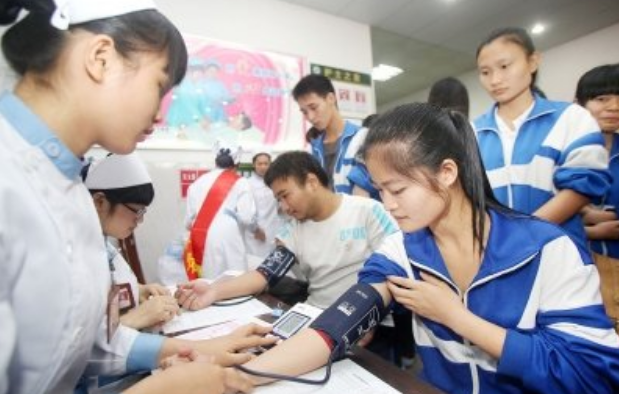 传闻高考体检要“脱光衣服”，是真的吗？体检有哪些注意事项？