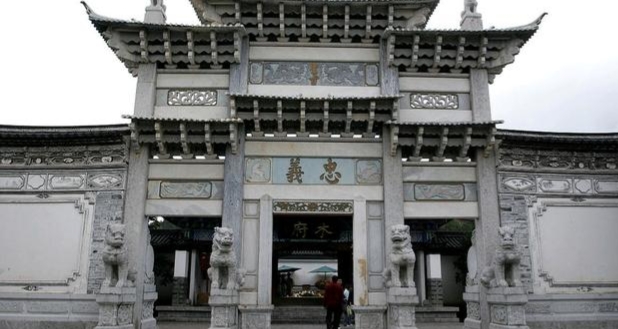 还原荆轲刺秦王的真相，一个令人啼笑皆非的历史笑话