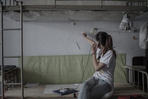 应届毕业生寝室现状，宿管阿姨看不下去了，你们也太能“凑合”了