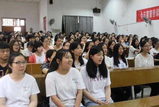 北大学生“作息时间表”公开，没有对比就没有伤害，活该他们优秀