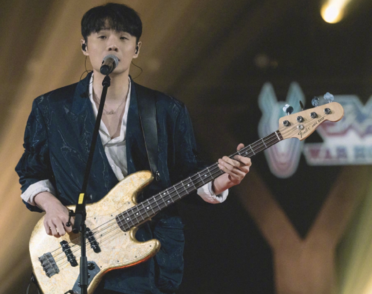 李荣浩为考生加油，六年文案充满仪式感，霸道总裁式发言让人安心