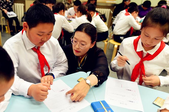 给老师送礼有意义吗？高情商也许比送礼管用，早知道早受益