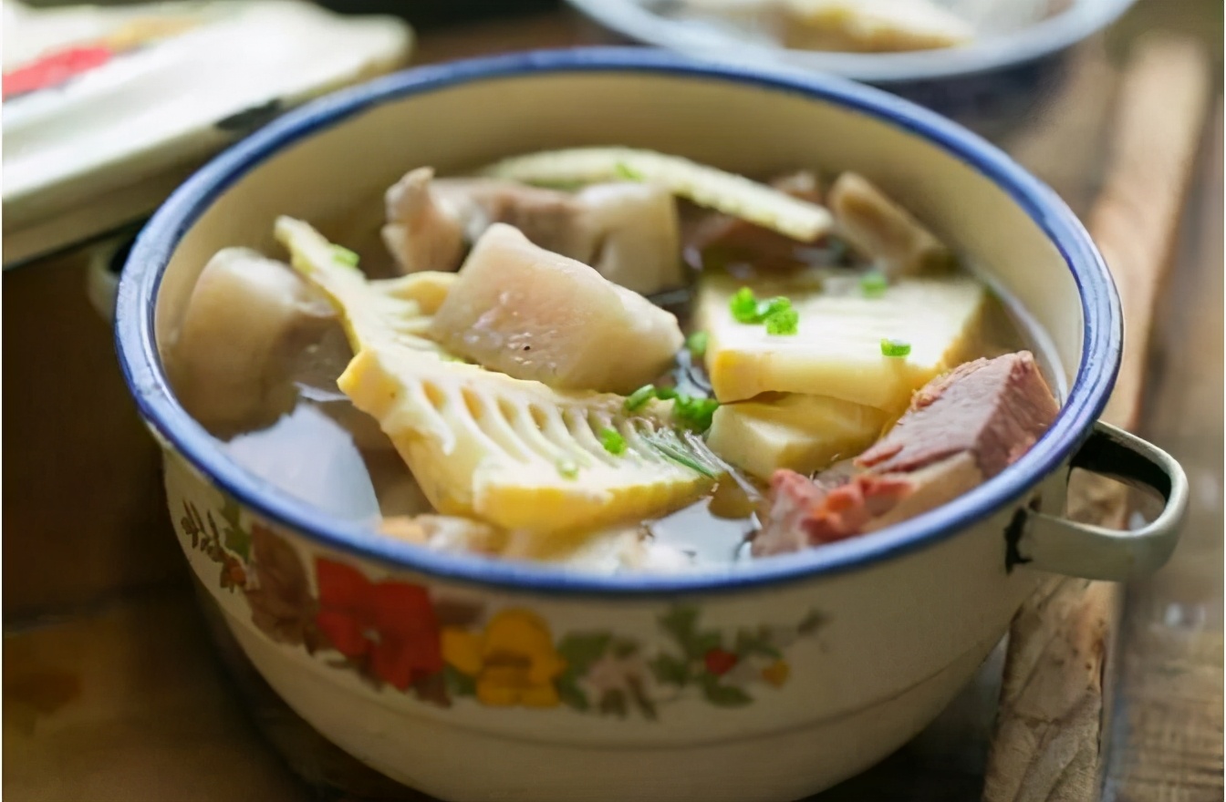 图片[1]-【豆腐火腿香菇汤】做法步骤图  鲜嫩可口又解馋 最后汤汁都不-起舞食谱网