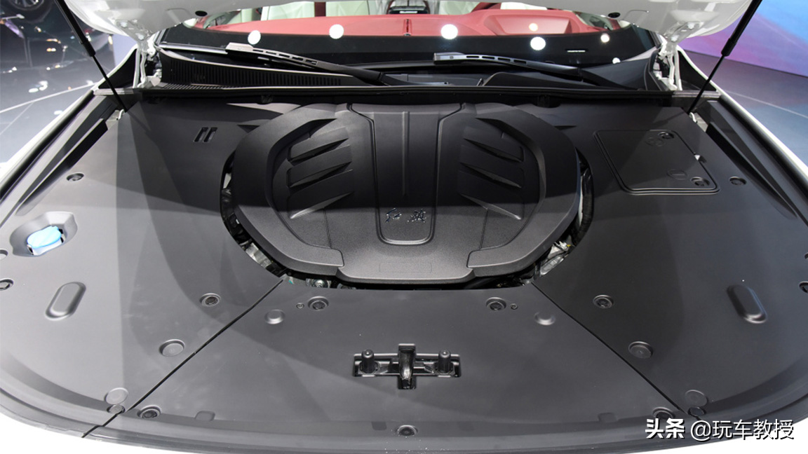 3.0T大V6 车身加长500mm！红旗两款新车都有啥好？