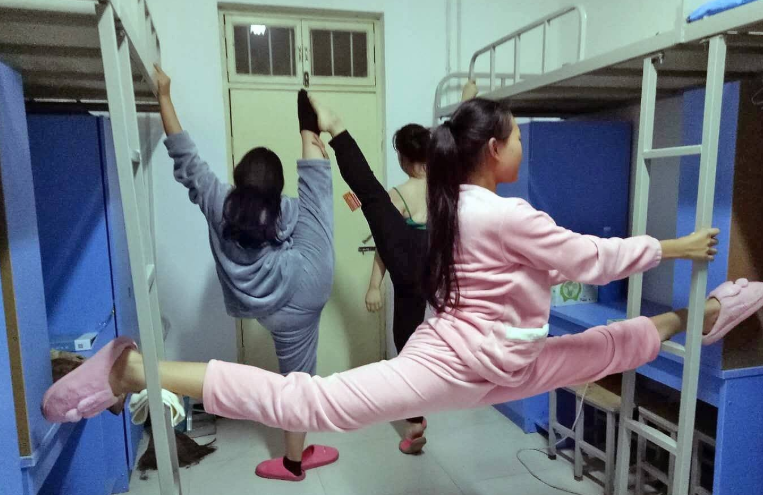 大学女寝室，学姐们深有体会，现实版“甄嬛传”