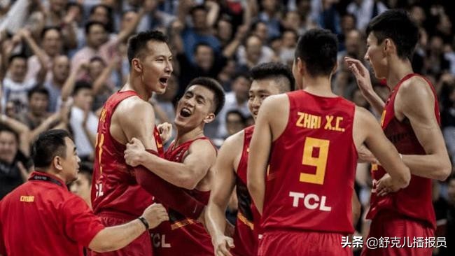 cba为什么总打出100分(为何CBA和NBA总能打出100多分高比分，而国际比赛，比分却很低？)