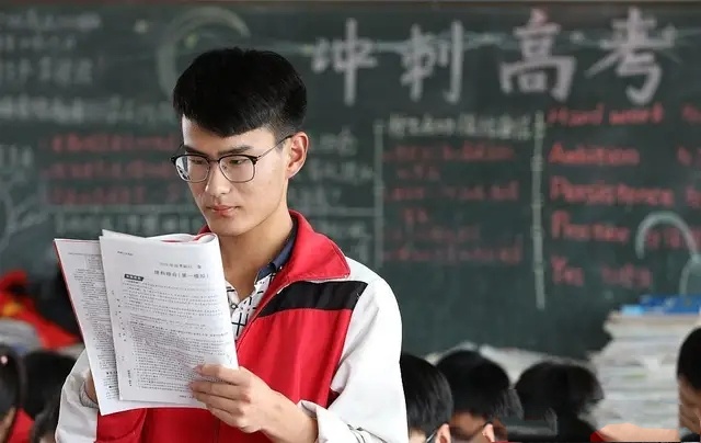 杭州外国语学校学费（多地民办学校大幅涨价）